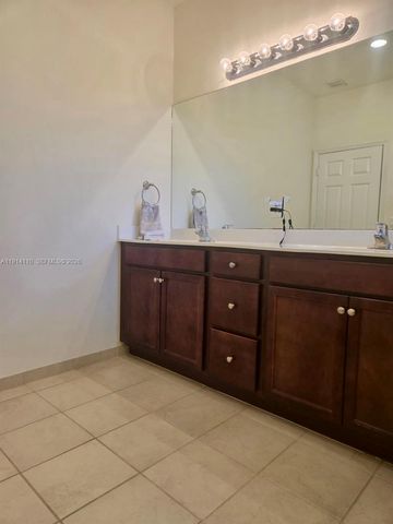 110 SE 33rd Ter, Homestead, FL 33033