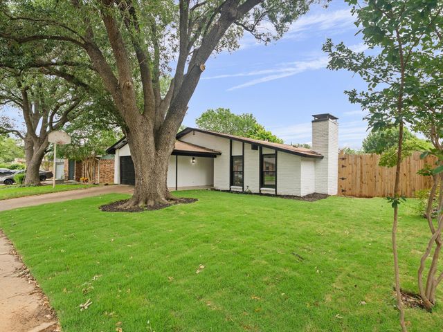 2619 Crestmoor Court, Arlington, TX 76016