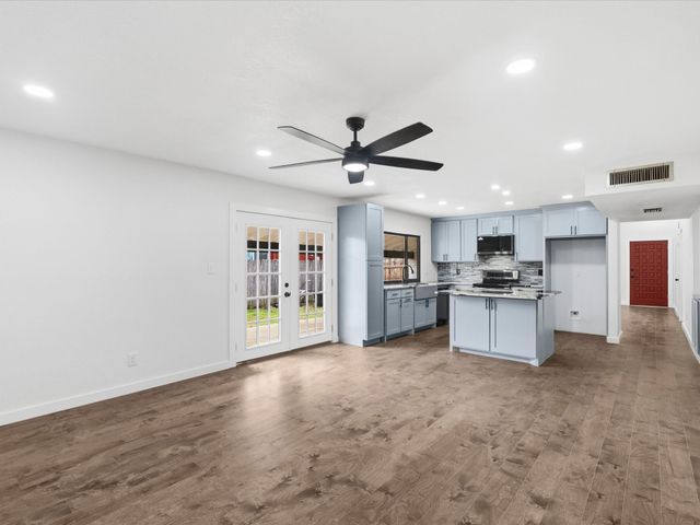 2619 Crestmoor Court, Arlington, TX 76016