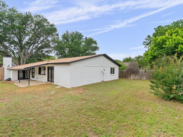 2619 Crestmoor Court, Arlington, TX 76016