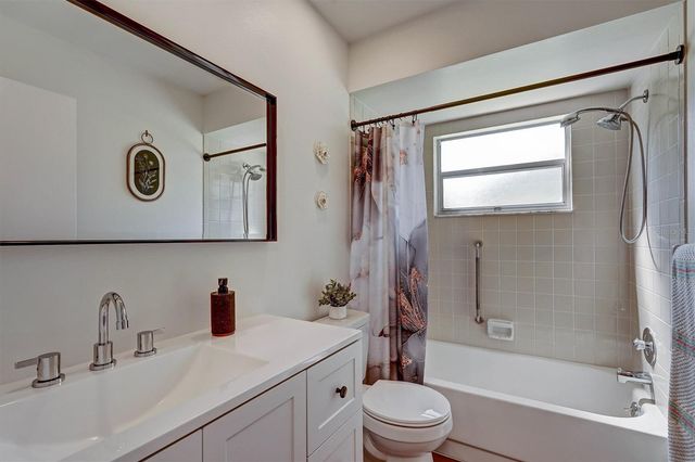 3925 OAKHURST BOULEVARD, Sarasota, FL 34233