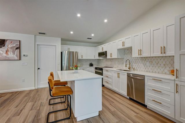 3925 OAKHURST BOULEVARD, Sarasota, FL 34233