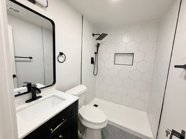 8423 Glen Regal Drive, Dallas, TX 75243