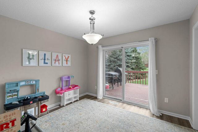 1107 Prairie Court S, Shakopee, MN 55379