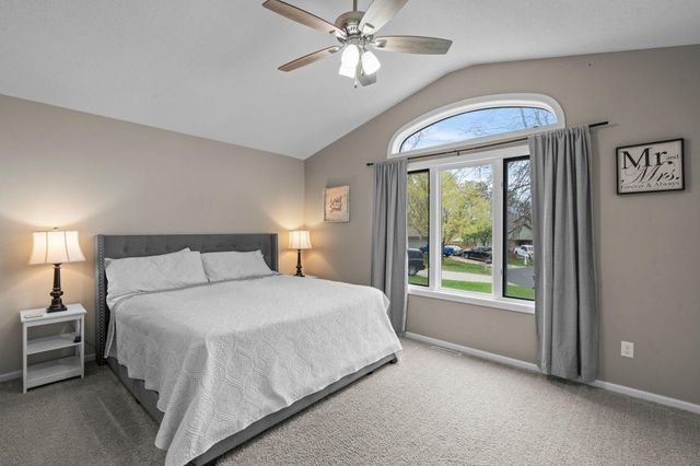 1107 Prairie Court S, Shakopee, MN 55379