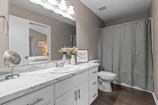 1107 Prairie Court S, Shakopee, MN 55379