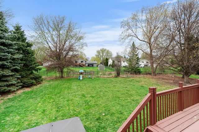 1107 Prairie Court S, Shakopee, MN 55379