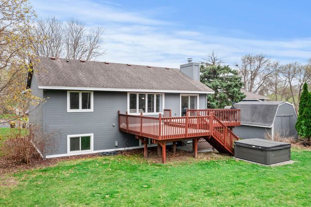 1107 Prairie Court S, Shakopee, MN 55379