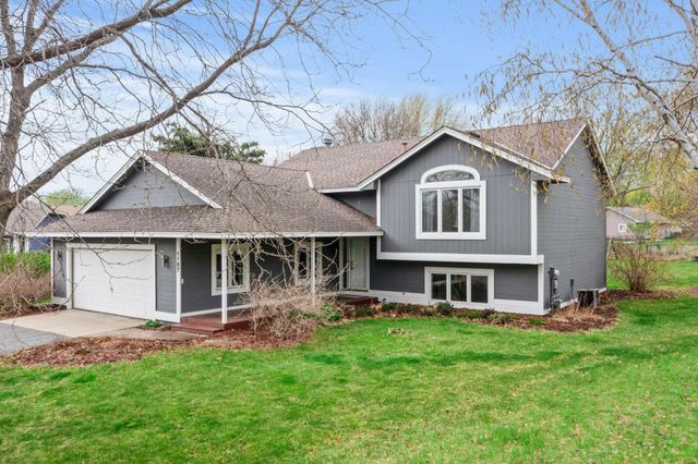 1107 Prairie Court S, Shakopee, MN 55379