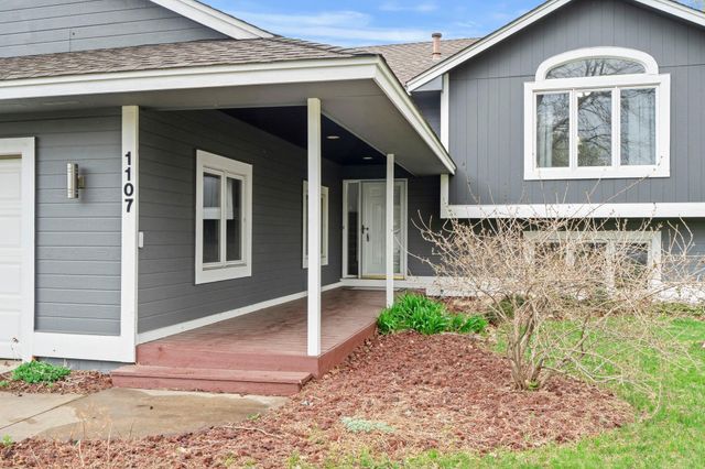 1107 Prairie Court S, Shakopee, MN 55379