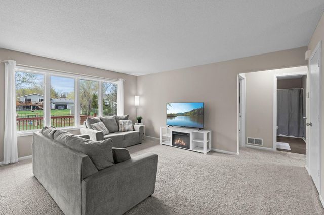 1107 Prairie Court S, Shakopee, MN 55379