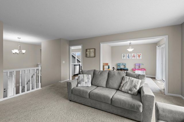 1107 Prairie Court S, Shakopee, MN 55379