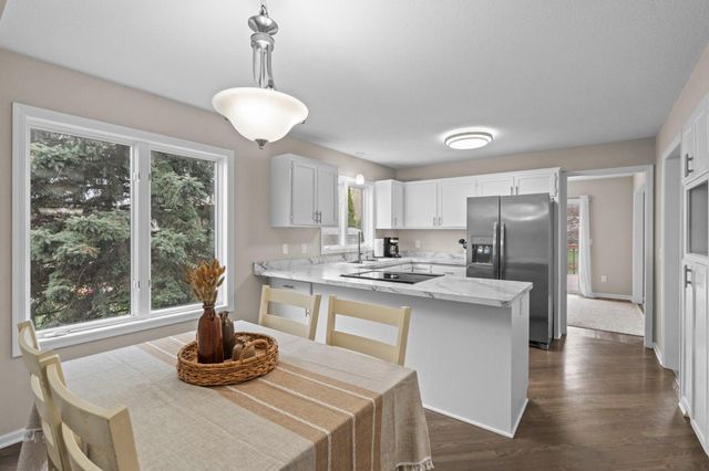 1107 Prairie Court S, Shakopee, MN 55379