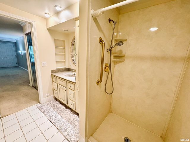 125 E Glen Ave Apt 119B, Peoria, IL 61614