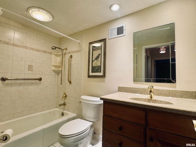 125 E Glen Ave Apt 119B, Peoria, IL 61614