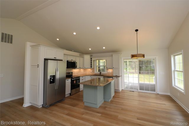 2141 Hunter Drive, Mayfield Township, MI 48446
