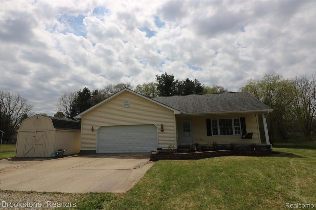 2141 Hunter Drive, Mayfield Township, MI 48446
