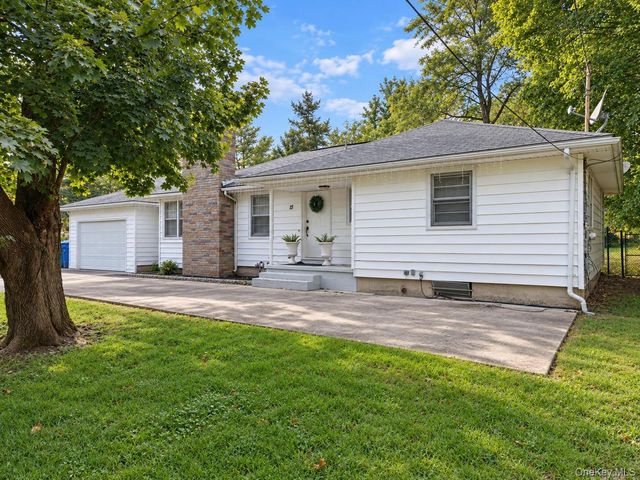 15 Randall Heights, Middletown, NY 10940