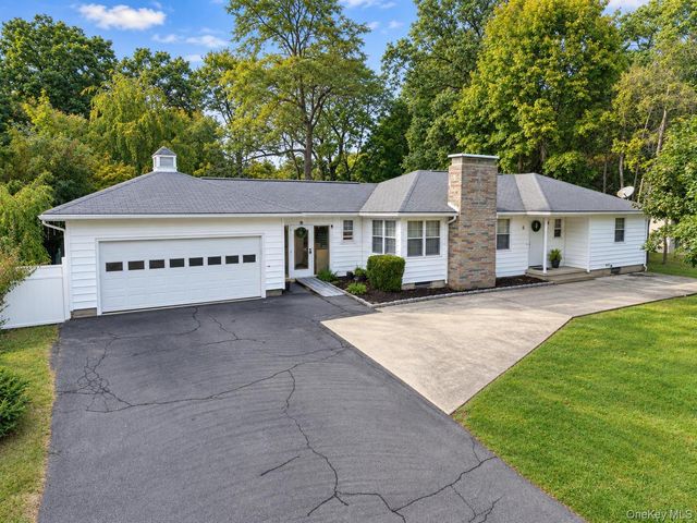 15 Randall Heights, Middletown, NY 10940