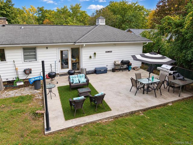 15 Randall Heights, Middletown, NY 10940