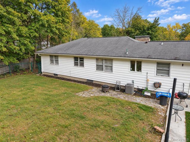 15 Randall Heights, Middletown, NY 10940