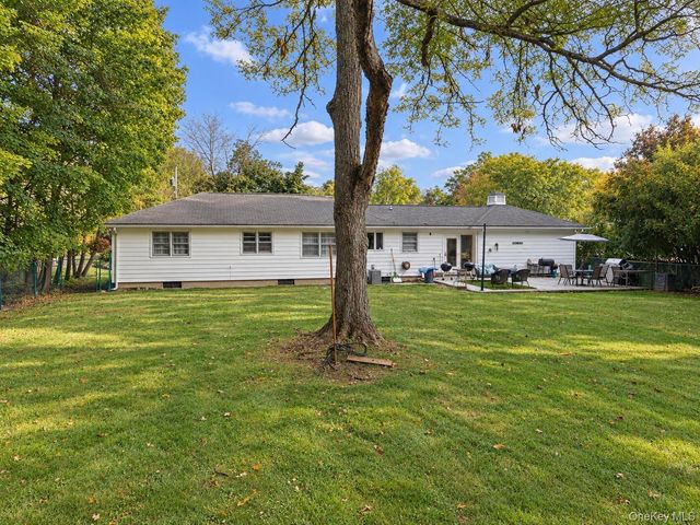 15 Randall Heights, Middletown, NY 10940