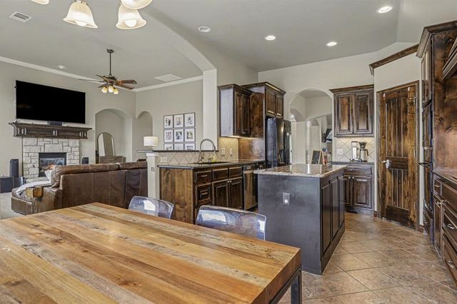 18516 Mesa Road, Edmond, OK 73012