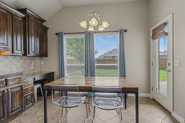 18516 Mesa Road, Edmond, OK 73012