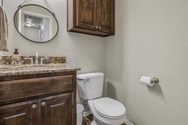 18516 Mesa Road, Edmond, OK 73012