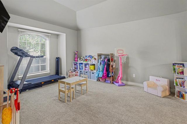 18516 Mesa Road, Edmond, OK 73012