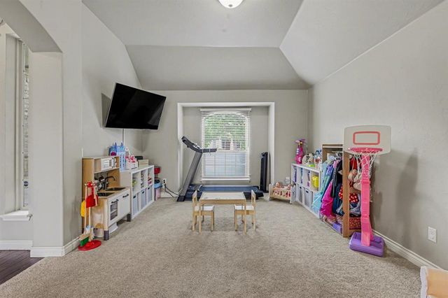 18516 Mesa Road, Edmond, OK 73012