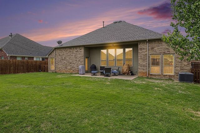 18516 Mesa Road, Edmond, OK 73012