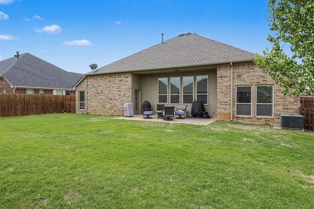 18516 Mesa Road, Edmond, OK 73012