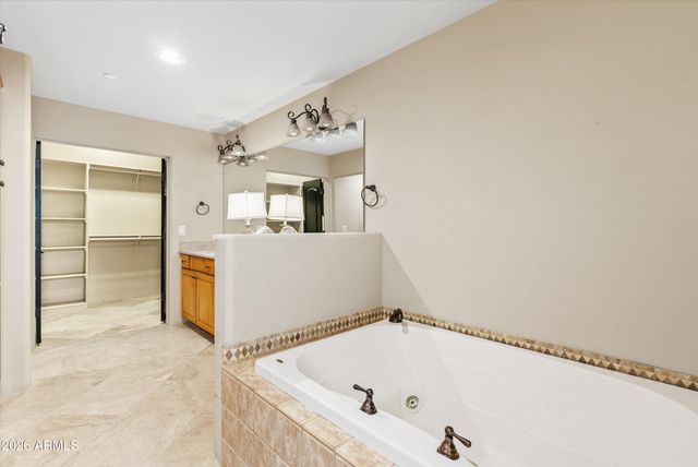 7199 E RIDGEVIEW Place 112, Carefree, AZ 85377