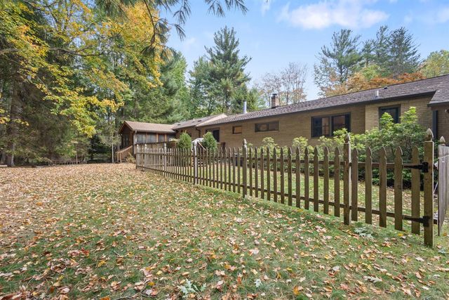 12370 Dunes Road, Sawyer, MI 49125