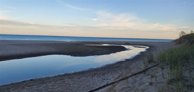 12370 Dunes Road, Sawyer, MI 49125