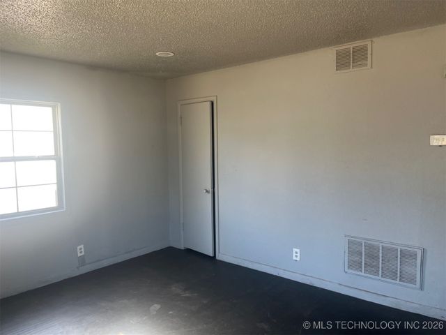 4624 N Cheyenne Avenue, Tulsa, OK 74126