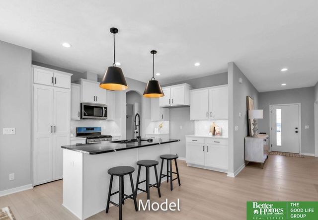 8613 N 177 Street, Bennington, NE 68007