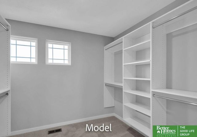 8613 N 177 Street, Bennington, NE 68007