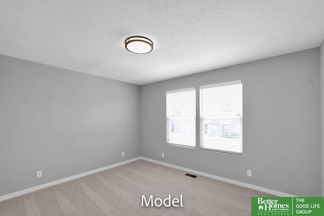 8613 N 177 Street, Bennington, NE 68007