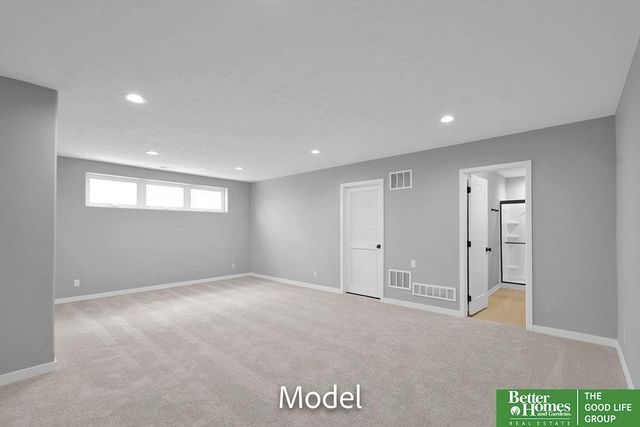 8613 N 177 Street, Bennington, NE 68007