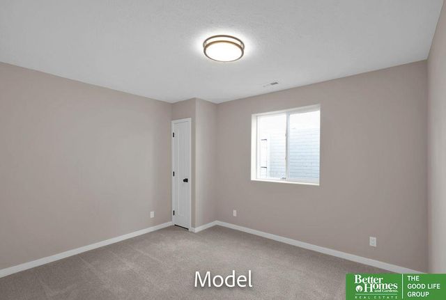 8613 N 177 Street, Bennington, NE 68007