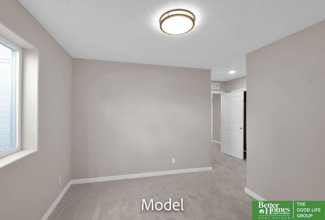 8613 N 177 Street, Bennington, NE 68007