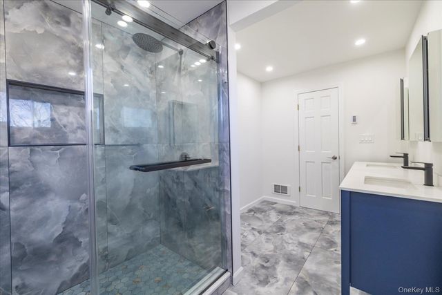 8 Patricia Court, Bethpage, NY 11714