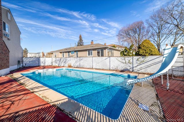 8 Patricia Court, Bethpage, NY 11714