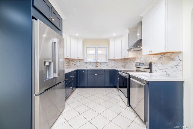 8 Patricia Court, Bethpage, NY 11714