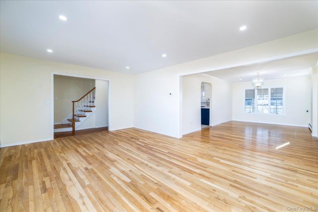 8 Patricia Court, Bethpage, NY 11714