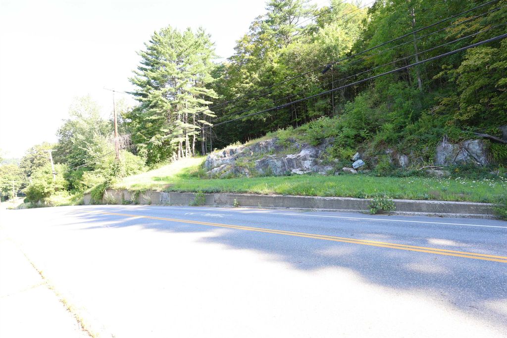 1015 Maple Street, Hartford, VT 05001