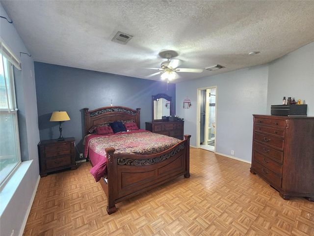 15006 Sugarhollow Drive, Sugar Land, TX 77498