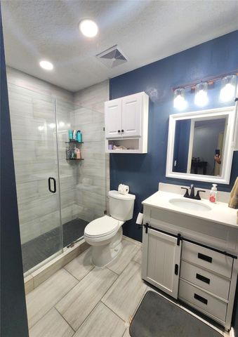 15006 Sugarhollow Drive, Sugar Land, TX 77498